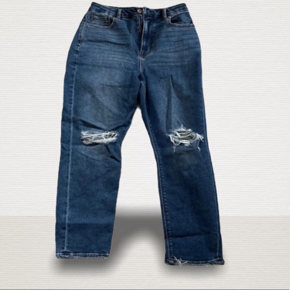 American Eagle Outfitters Denim - American Eagle Curvy Mom Jean